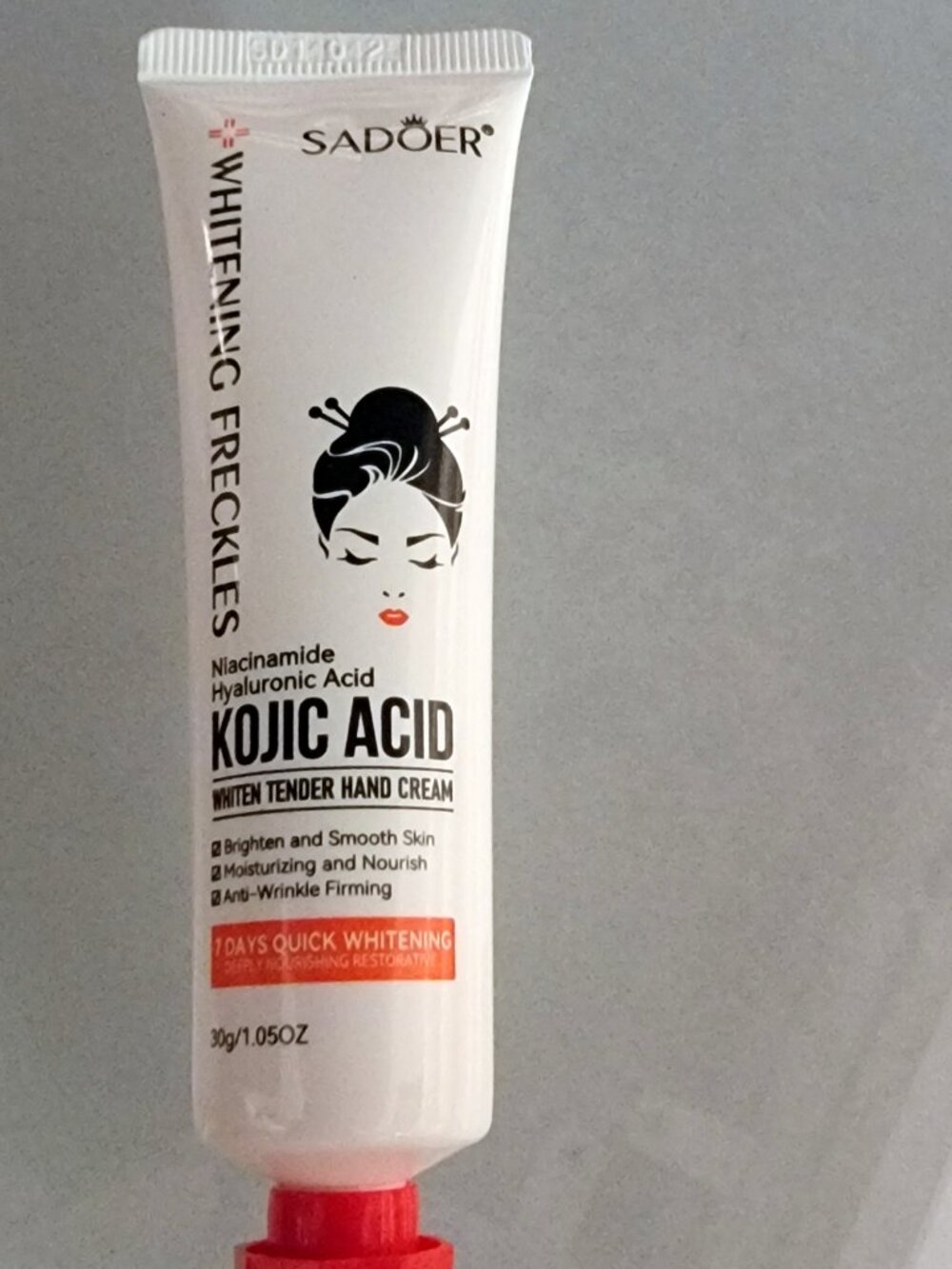 SADOER Kojic Hyaluronic Niacinamide Whiten Freckles Hand Cream